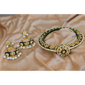 Ensemble de bijoux indiens élégants et tendance pour mariée, avec perles Meenakari et Kundan, pour femmes et jeunes filles. - Product Image 6