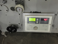 Machine d'impression flexographique pour étiquettes à bande étroite