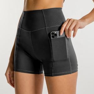 Short de sport pour femme grande taille, respirant, à séchage rapide, éco-responsable, avec poche et taille élastique, idéal pour le yoga - Product Image 4