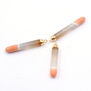 Pendentif en agate à bandes orange, 45-47 mm, forme ovale lisse, matériau en laiton plaqué or avec bélière pour la fabrication de bijoux - Product Image 1