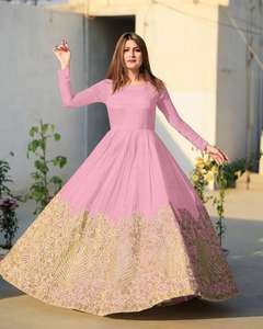 Royal Export Presenta un Nuevo Vestido de Diseñador con Bordado de Algodón Puro y Pedrería de Cerámica Hecha a Mano con Mangas Completas - Product Image 6