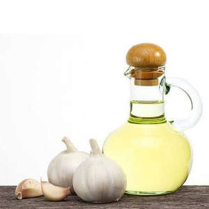 Factory Supply <b>Fresh</b> Quality <b>Garlic</b> Essential Oil Pure and Natural Cold Pressed Organic <b>Garlic</b> Essential Oil - Product Image 1