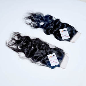 Partie supérieure lisse et bouclée avec Lace Closure, en soie suisse, 4x4, HD, peau fine transparente, texture wavy, simple donateur - Product Image 1