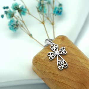 สร้อยคอไม้กางเขนรูปหัวใจผลิตในไต้หวันสำหรับผู้หญิง - Product Image 6