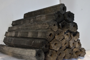 Charbon actif Hexagon SAWDUST en frêne blanc pour charbon de bois de qualité BBQ du Vietnam et d'Indonésie GF001 - Product Image 4