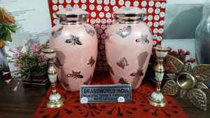 Urna de cremación rosa de latón con mariposa plateada, suministros funerarios de cremación grabados - Product Image 5