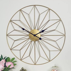 Grande horloge murale de style vintage Cadre en métal à chiffres romains à face ouverte Horloge murale décorative silencieuse pour la maison et le bureau - Product Image 2