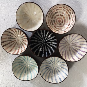 ชามมะพร้าวดีไซน์รูปเปลือกหอยสีเหลืองด้านในชามแล็กเกอร์สี - Product Image 1