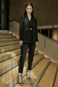 แจ็คเก็ตครอปแบบพับได้ ดีไซน์ใหม่ ขายส่ง สำหรับฤดูหนาว น้ำหนักเบา ไซส์ใหญ่ รับทำโลโก้ ระบายอากาศได้ดี เป็นมิตรกับสิ่งแวดล้อม มีซับใน ผ่าข้างสองข้าง - Product Image 6