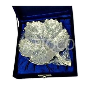 Bol de service en laiton embossé, design indien attrayant et unique, plaqué or, moulé au sable, avec boîte en velours de luxe, décoration d'intérieur - Product Image 6