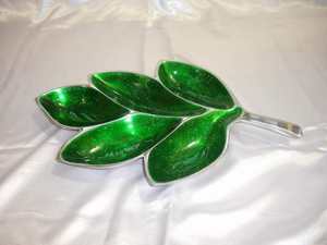 Assiette de service de luxe moderne et élégante en aluminium de forme de feuille, design et décoratif, vente chaude, sans danger pour les aliments - Product Image 4