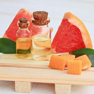 Aceite Esencial de Pomelo Puro Prensado en Frío de EE. UU. Limpiador de Poros y Revitalizador de la Piel - Product Image 4