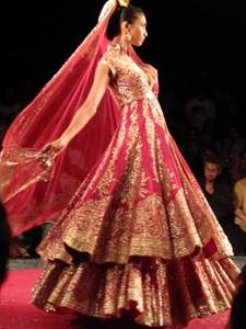 ATIYA LIBAS Lehenga Choli en acétate de style indien et pakistanais pour mariage avec broderie lourde Zardozi - Product Image 2