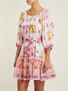 Robe mini à manches 3/4 de créateur indien, avec un miroir brillant et des couleurs vives, avec une ligne de taille nouée et élégante - Product Image 2