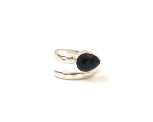 Piedra preciosa de ónix negro con forma de pera hecha a mano plateada Regalo de moda ajustable para su anillo - Product Image 5