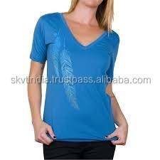 T-shirt confortable en coton 100% pour femme avec logo personnalisé Vêtements tricotés promotionnels avec diamants et décorations de trous - Product Image 6