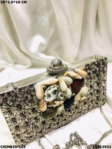 Pochettes en métal élégantes pour la mariée et la fête de créateur Portez des sacs de soirée élégants pour les occasions spéciales - Product Image 3