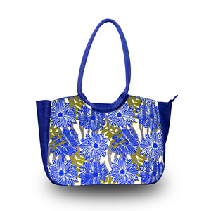 Bolso de playa de yute con diseño de parte superior redondeada y cónica, estampado personalizado, asa de hombro larga de cuerda resistente y cierre de cremallera - Product Image 3