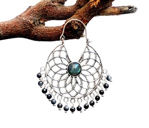 Pendiente de aro con forma de flor Chapado en plata Vintage para bodas, fiestas o regalos con piedra labradorita - Product Image 1