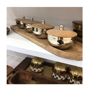 Servidor de tuercas de madera de nuevo diseño con tapa martillada de metal Servidor de tuercas de forma redonda para uso en bodas y fiestas - Product Image 4