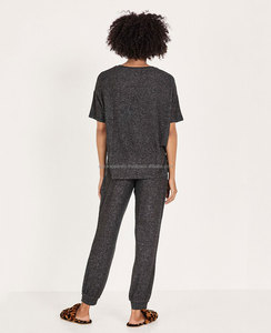 T-shirt en coton premium pour femme, coupe décontractée et oversize, service de fabrication, impression et emballage personnalisés - Product Image 3