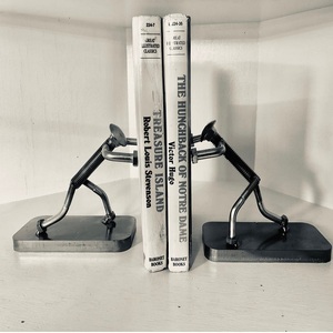 Portable Pineapple Shaped <b>Book</b> Ends Gold Plated Metal Factory Price <b>Decorative</b> Bookend - Product Image 2