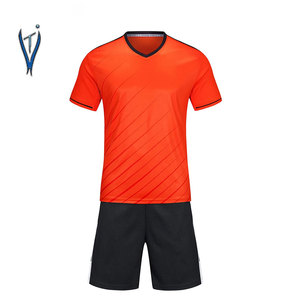 Camiseta de fútbol transpirable de secado rápido para hombre, uniforme de fútbol personalizado de alta calidad, diseño barato - Product Image 3