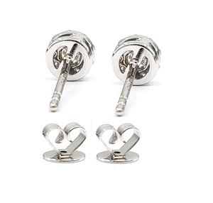 Magnifiques boucles d'oreilles halo en or blanc massif 18 carats avec grappe de diamants naturels pour la cérémonie de remise des diplômes - Product Image 3