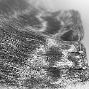 EXTENSIONES DE CABELLO HUMANO NEGRO Y MARRÓN COLOR NATURAL TEMPLO VIRGEN REMY CUTICULAS DE CABELLO ALINEADAS - Product Image 1