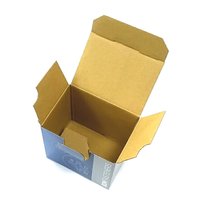 Dossiers personnalisés pour l'automobile avec finition brillante, pelliculage UV, gaufrage mat et carton recyclable pour l'industrie automobile