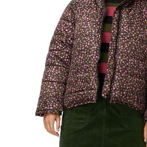 Proveedor de Pakistán: Chaquetas Acolchadas Casuales de Invierno para Mujer, Talla XL, con Estampado, Tela Satinada, Relleno de Algodón, Cierre de Cremallera, Tejido Elástico - Product Image 5