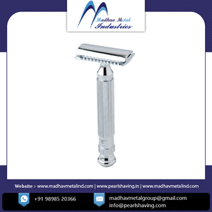 Maquinilla de Afeitar de Seguridad Ajustable para Hombre Pearl, Lista para Enviar, Modelo 2021, Doble Filo, Afeitado Clásico con Mango de Latón y Cuchillas de Acero Inoxidable - Product Image 4