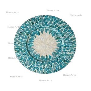 Assiette de chargeur en bois de qualité supérieure avec MOP Work Trending Design Forme ronde servant des aliments sous une assiette en vrac - Product Image 1