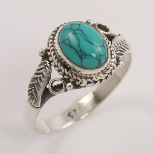 Anillo de Plata de Ley con Turquesa de Corte Ovalado Estilo Vintage Hecho a Mano, Todos los Tamaños, para Bodas y Fiestas - Product Image 1