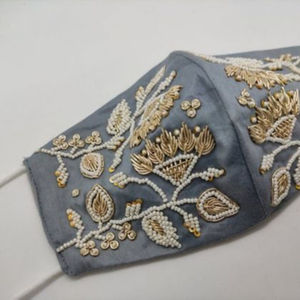 2025 nouveaux accessoires de visage en tissu de coton à la mode avec belle broderie de Zardozi à la main Dabka pour la fête et le mariage - Product Image 1