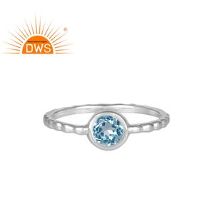 แหวนเงินแท้ 925 ทำมือ ประดับพลอยบลูโทแพซทรงกลมธรรมชาติ งานฝีมือประณีต ขายส่งเครื่องประดับ - Product Image 1