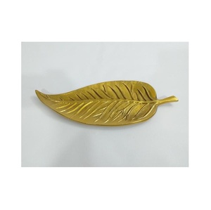 Plateau de service en métal de forme ronde pour table à manger maison et cuisine avec finition couleur argent de haute qualité - Product Image 3