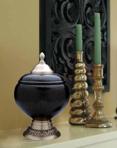 Urnas de cremación funeraria de 11 "para cenizas humanas, acabado de doble tono ecológico de estilo americano de latón hecho a mano - Product Image 2