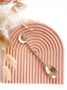 Cucharas Cubiertos de latón Fiesta de bodas Utensilio dorado Pieza de diseño Cubiertos y cucharas de acero con espejo a la venta - Product Image 5