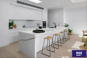 NICOCABINET Custom Made Tam Ev Avustralya Tarzı Modern Tasarım Lüks Beyaz Lake Yumuşak Kapanış Ahşap Mutfak Dolabı