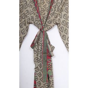 ชุดกิโมโนผ้าไหมสำหรับผู้หญิง นุ่มสบาย ไซส์ใหญ่ เซ็กซี่ ระบายอากาศได้ดี เหมาะสำหรับใส่นอนหรือใช้เป็นเสื้อคลุมอาบน้ำในบ้านช่วงฤดูร้อน - Product Image 5