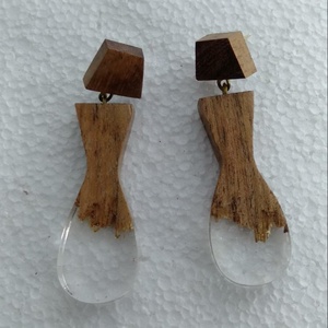 ต่างหูไม้เรซิ่นสีดำเครื่องประดับอินเดียที่ดีที่สุดสำหรับผู้หญิงของขวัญงานปาร์ตี้สีขาวอินเทรนด์ - Product Image 4