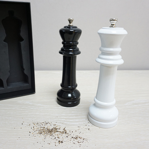 [Holar] Bộ Máy Xay Muối Và Hạt Tiêu Thiết Kế Cờ Vua Đen Trắng Độc Đáo Của Đài Loan - Product Image 2