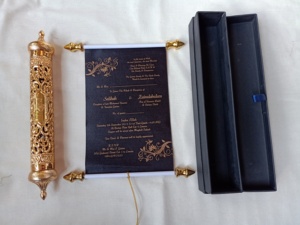 Vacío rollo tubos láser grabado en oro antiguo adecuado para desplazamiento invitaciones - Product Image 2