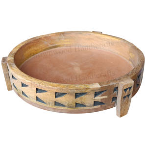 Suministro directo de fábrica Bandeja de servicio de madera de mango redonda hecha a mano con patas Bandeja de madera decorativa multiusos para la cocina del hogar - Product Image 1