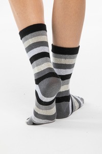 Calcetines gruesos informales antibacterianos antideslizantes de cinco dedos para invierno para hombres con logotipo personalizado y diseño transpirable - Product Image 4