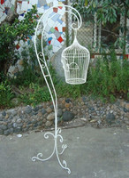Cage à oiseaux en fer à motif solide respirante et élégante pour les oiseaux ou la décoration