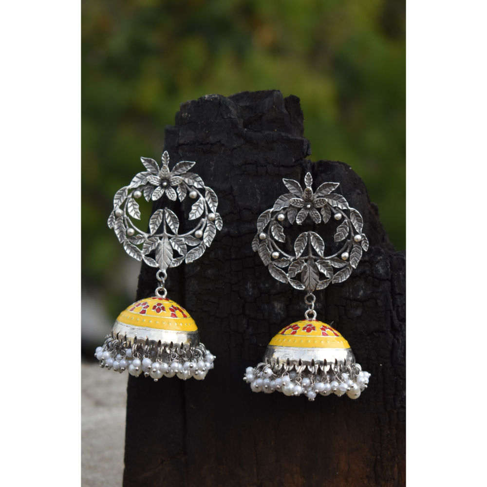 สีเหลือง