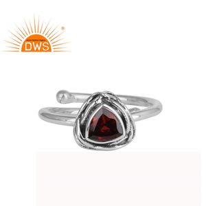 Anillo apilable oxidado de Plata de Ley 925 para mujer, Gema Triangular envuelta en granate rojo, joyería de fabricante - Product Image 1