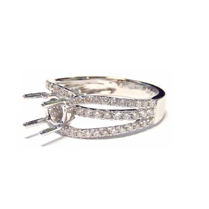 Offre spéciale bonne qualité or blanc 18k véritable diamant rond solitaire bagues de fiançailles pour femmes Hong Kong fournisseur - Product Image 3